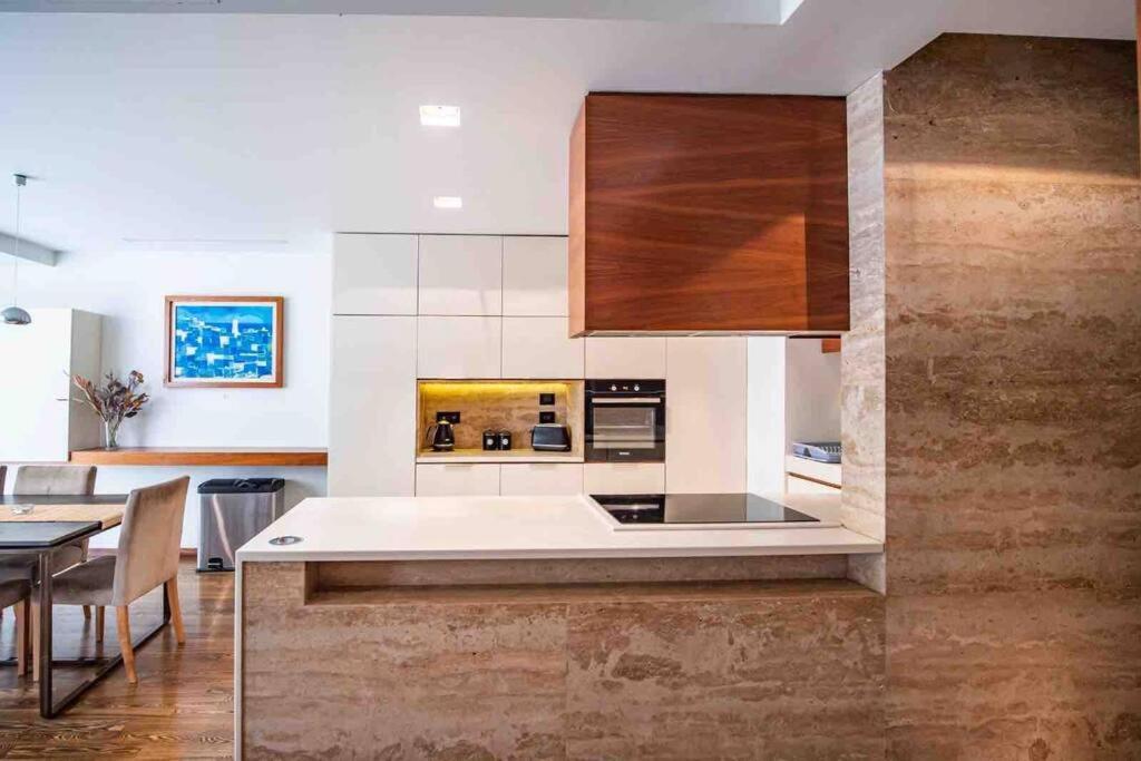 Pembroke St Julians Luxury, Comfort, Location Bagian luar foto